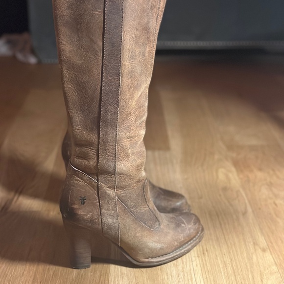 Frye Villager Pull On Tall Stack Heel Boots Leather Women’s Tan/Brown 7 - Picture 9 of 11